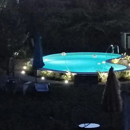 Casale Bavi بيت للعطل